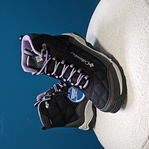 NWT Women's Columbia Firecamp Insulated and Waterproof Boots - size 8